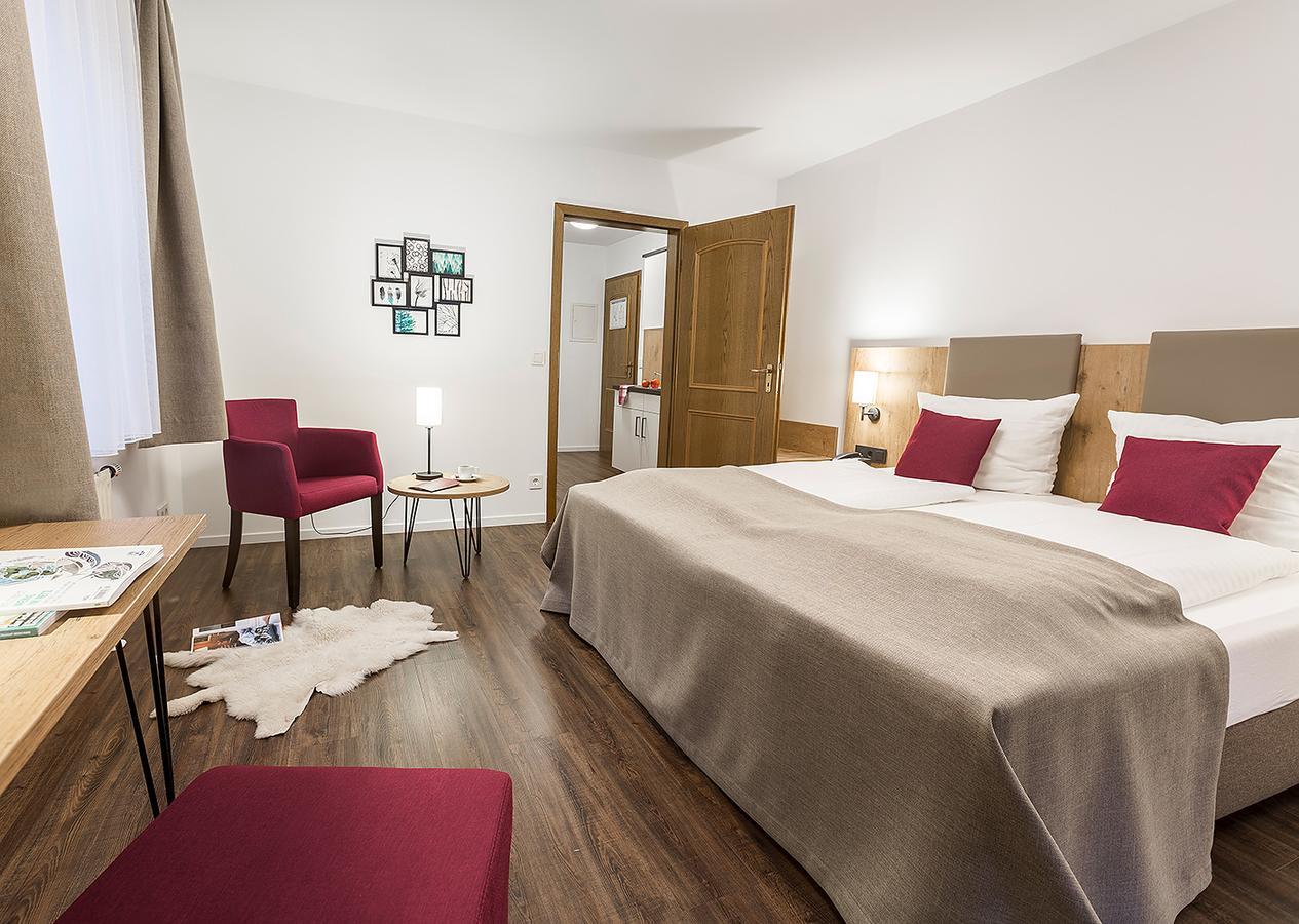 Hotel & Restaurant Lamm Mosbach  Exteriör bild