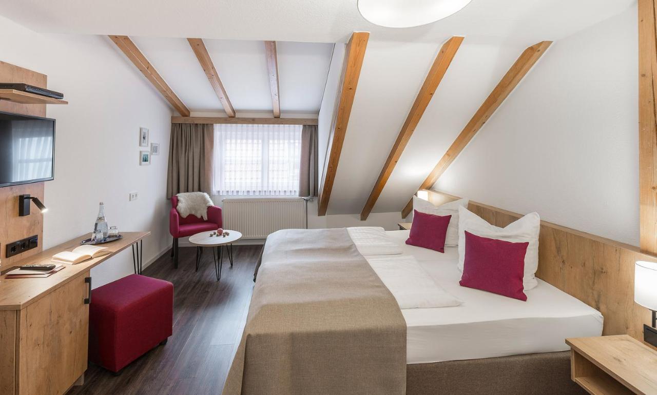Hotel & Restaurant Lamm Mosbach  Exteriör bild